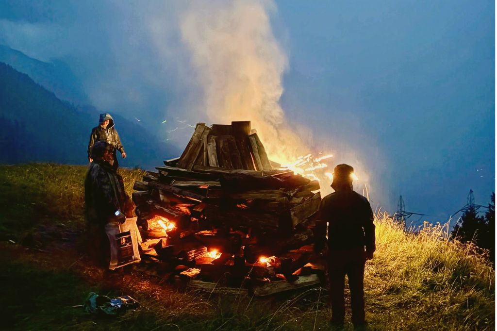 1. August Schweiz Höhenfeuer äugstenhütte Glarus
